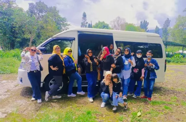 Harga sewa Hiace Bekasi Papandayan