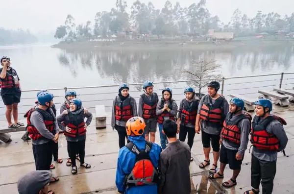 Cara rafting yang aman