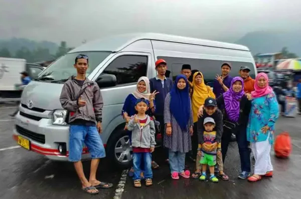 Destinasi wisata keluarga favorit dengan Hiace