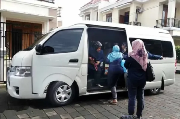 Harga sewa Hiace 3 hari