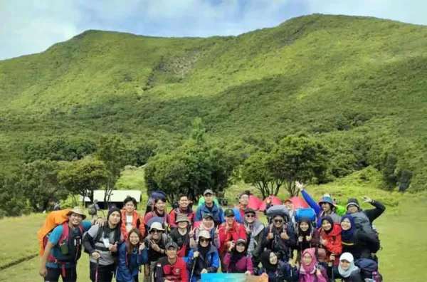 Perlengkapan wajib pendakian Papandayan