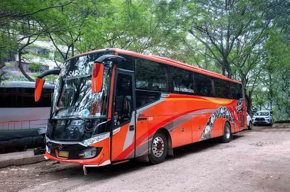 Harga sewa bus pariwisata Bogor Papandayan