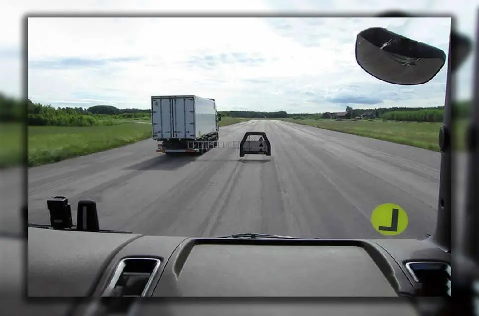 Fitur Keselamatan Modern di Bus Pariwisata