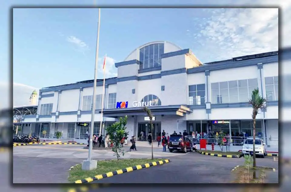 Panduan ke Gunung Papandayan dengan Transportasi Umum