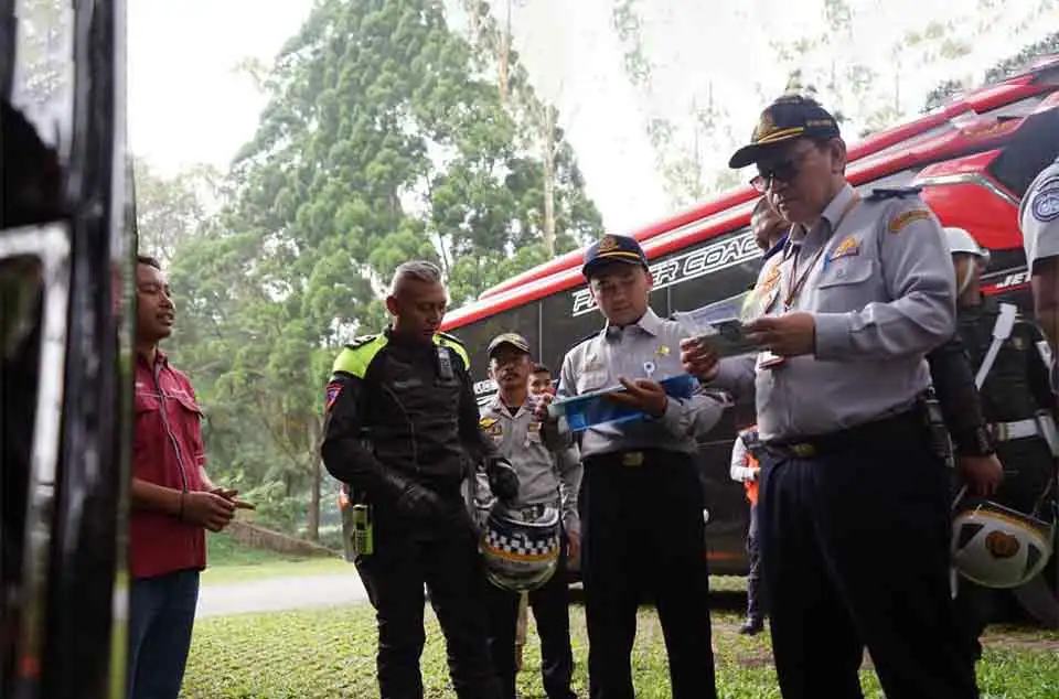 audit internal keselamatan bus pariwisata Jakarta