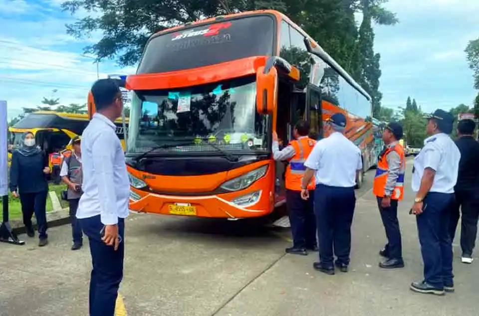 bus pariwisata laik jalan uji KIR Bogor