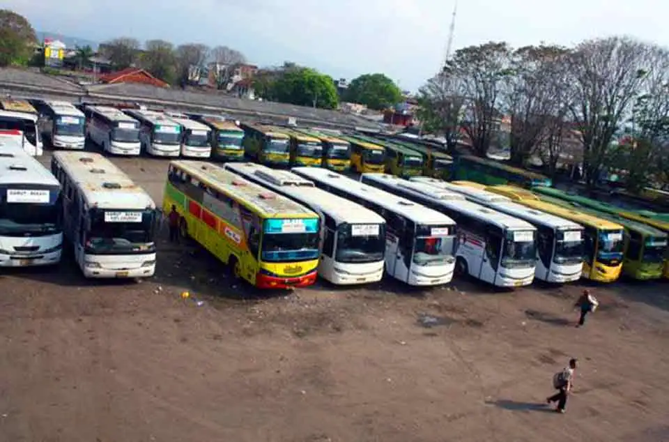 cara naik bus umum ke Papandayan dari Jakarta