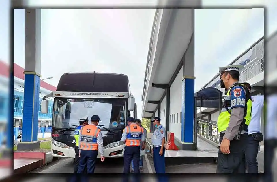 peran Pengawasan Kelaikan Bus Pariwisata
