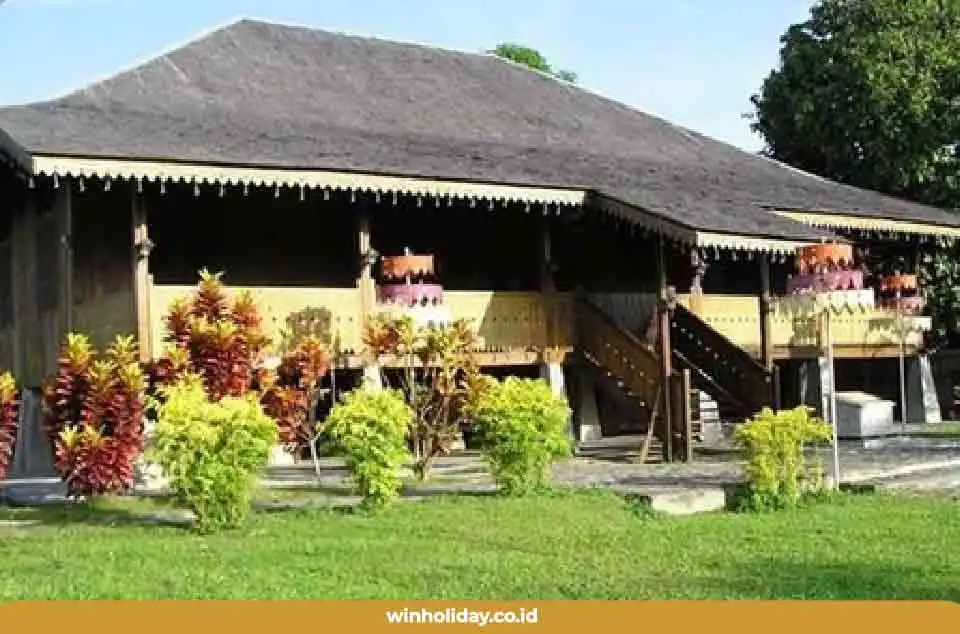 wisata rumah adat