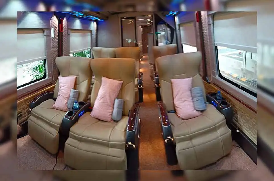 Fitur dan Layanan Eksklusif Bus Pariwisata Mewah
