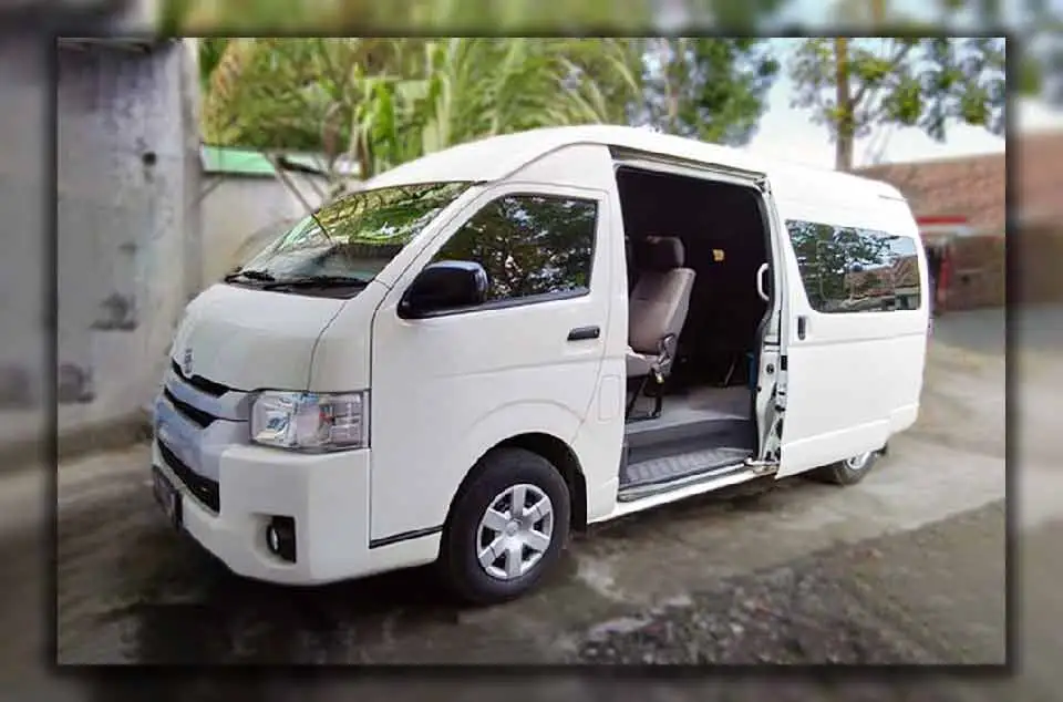 Liburan Akhir Pekan dengan Sewa Hiace Harian