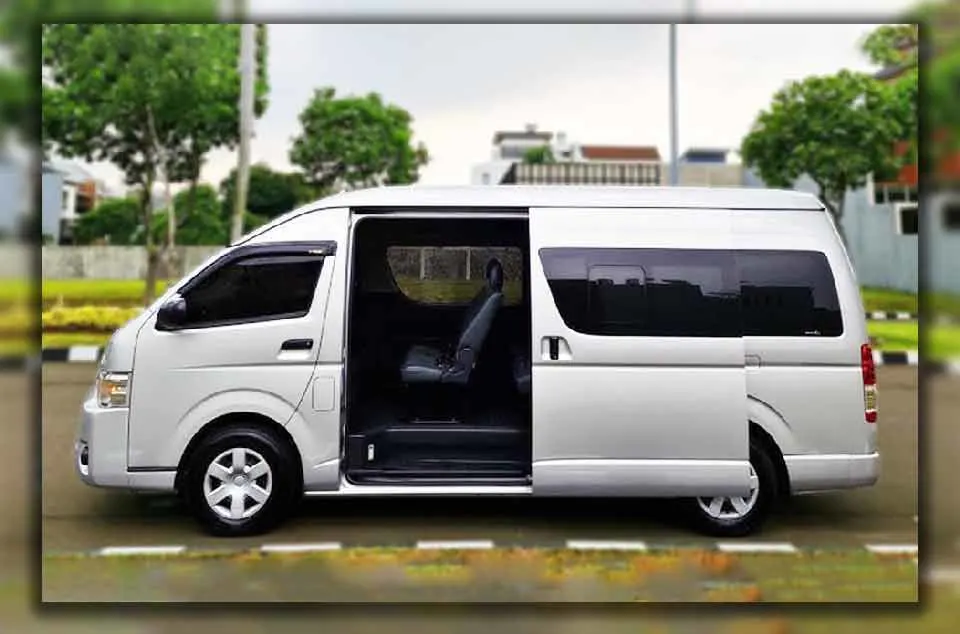 Menyewa Hiace untuk acara keluarga