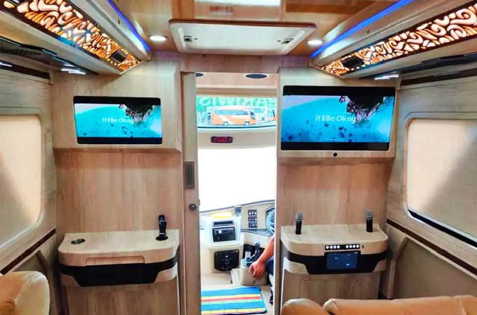 fasilitas bus luxury dan VIP