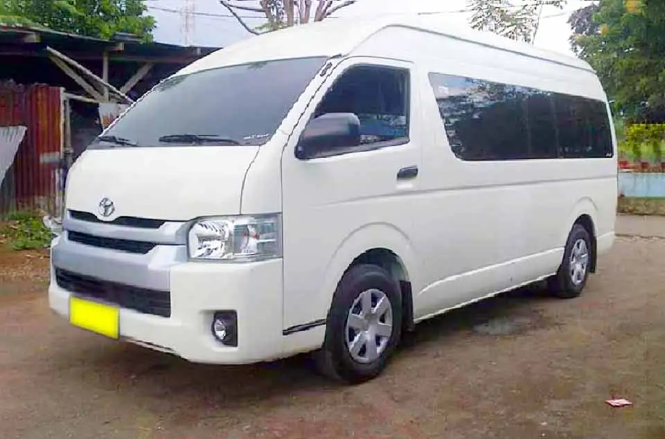 harga sewa hiace commuter Jakarta