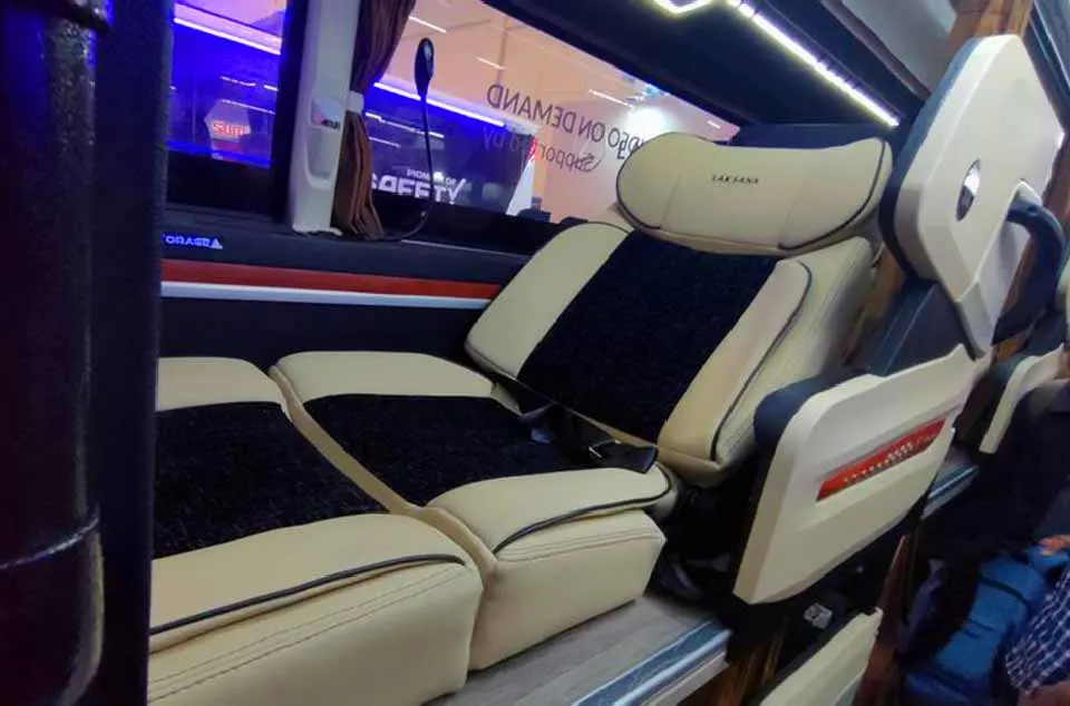 layanan premium bus pariwisata