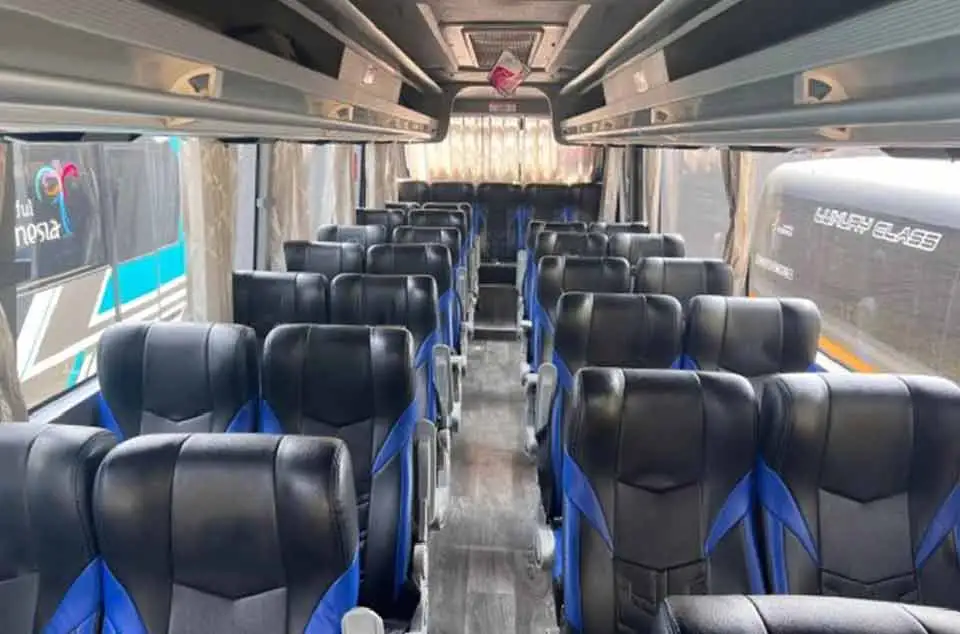 pitch kursi bus pariwisata