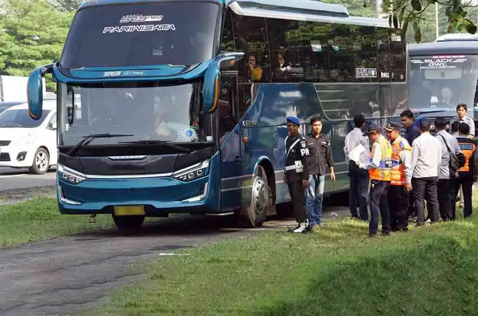sanksi pidana UU LLAJ bus ilegal