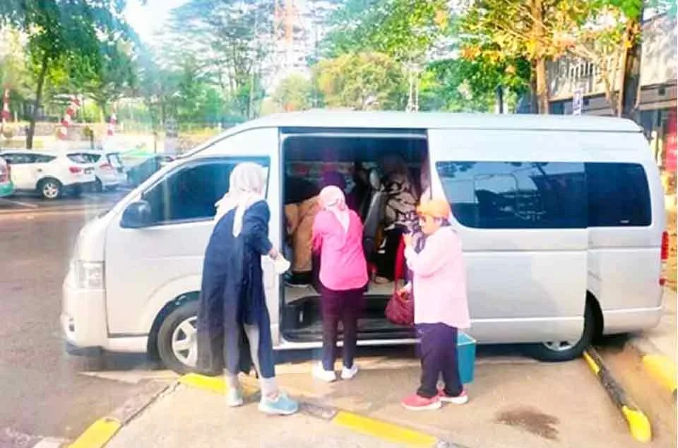 sewa Hiace pernikahan untuk rombongan keluarga
