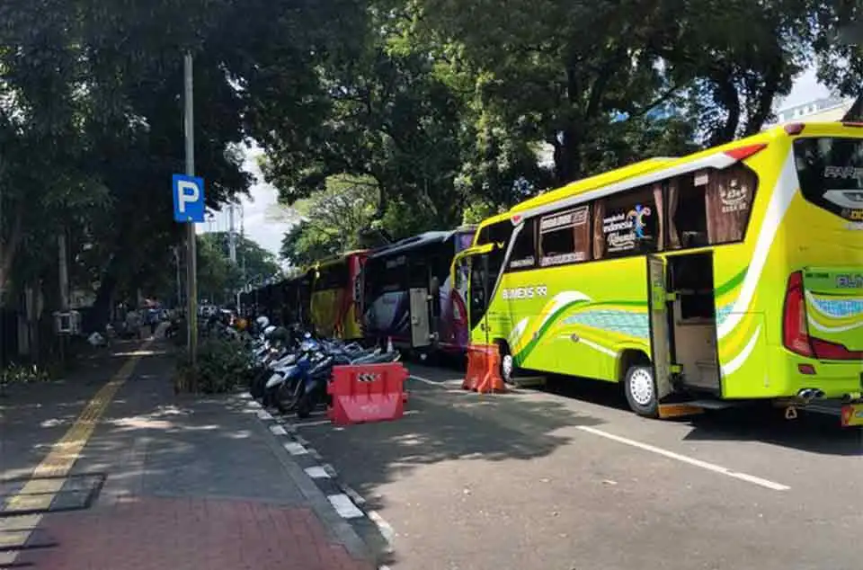 syarat izin masuk bus pariwisata ke Monas