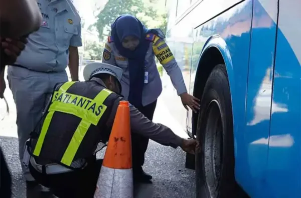tanda ban vulkanisir bus pariwisata