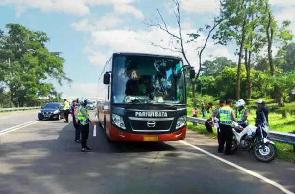 aplikasi resmi pengaduan bus pariwisata Kemenhub