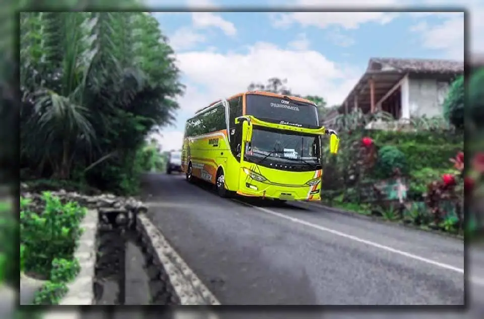 bus pariwisata di Bogor dengan pengereman ganda