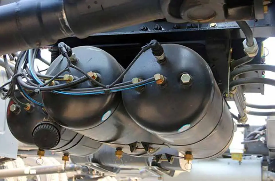 cara kerja sistem pengereman elektronik bus (EBS)