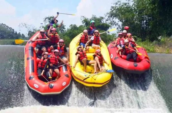 perbandingan antara sungai Citarik dan sungai Cisadane