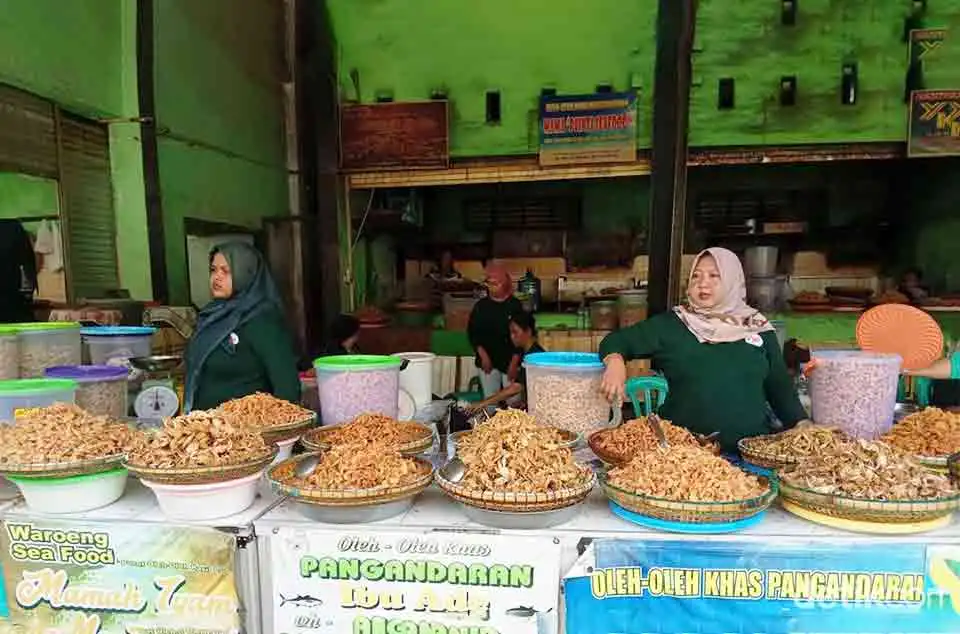 pusat kuliner Seafood di pantai Pangandaran