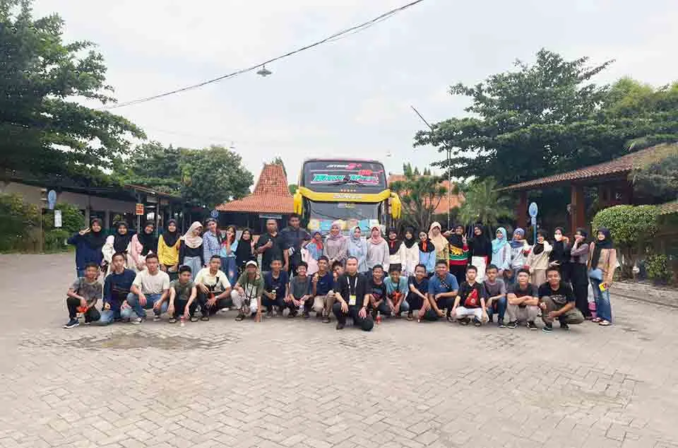 biaya sewa bus Bekasi Pangandaran 3 hari 2 malam