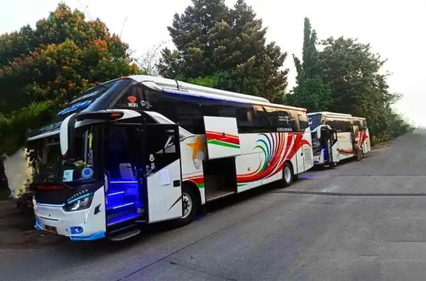 harga sewa bus pariwisata dari Jakarta Pangandaran 2026