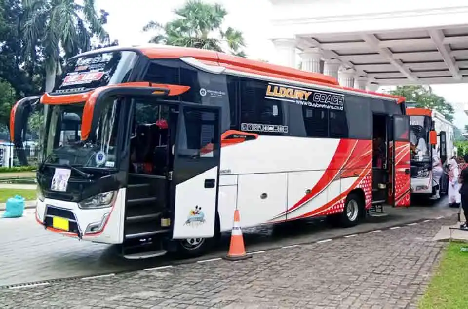 sewa bus VIP Jakarta untuk antar jemput bandara