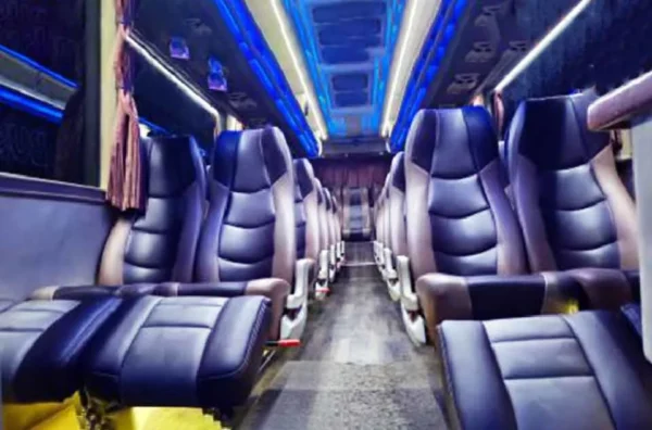 sewa bus di Bekasi dengan kru profesional