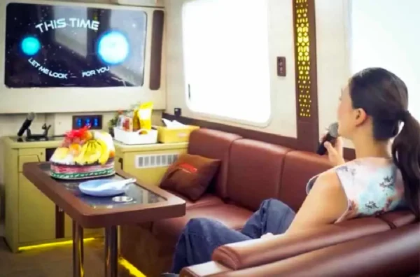 sewa bus di Bogor dengan fasilitas audio anti guncangan