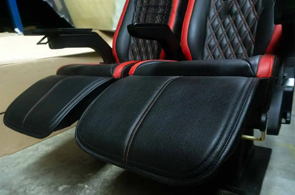 sewa bus eksekutif Tangerang dengan sandaran kaki