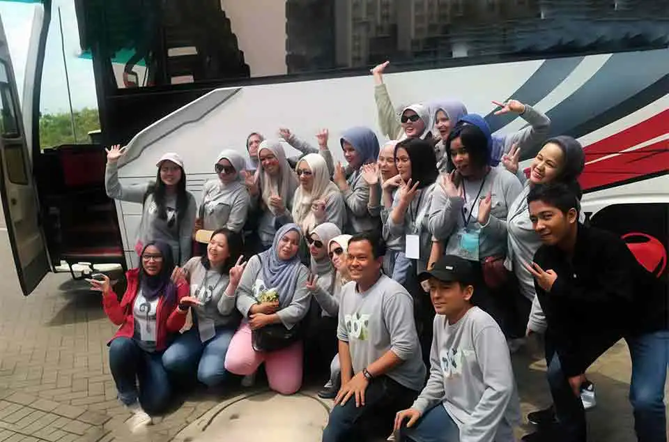 sewa bus medium Jakarta Pangandaran murah