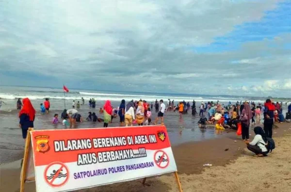 tips berenang aman di Pantai Barat Pangandaran
