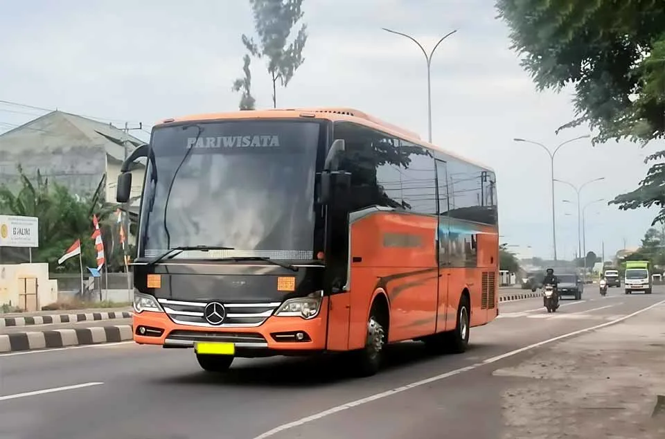 biaya servis rutin bus Mercedes-Benz Bekasi