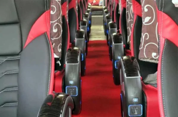bus mewah Tangerang dengan fast charging