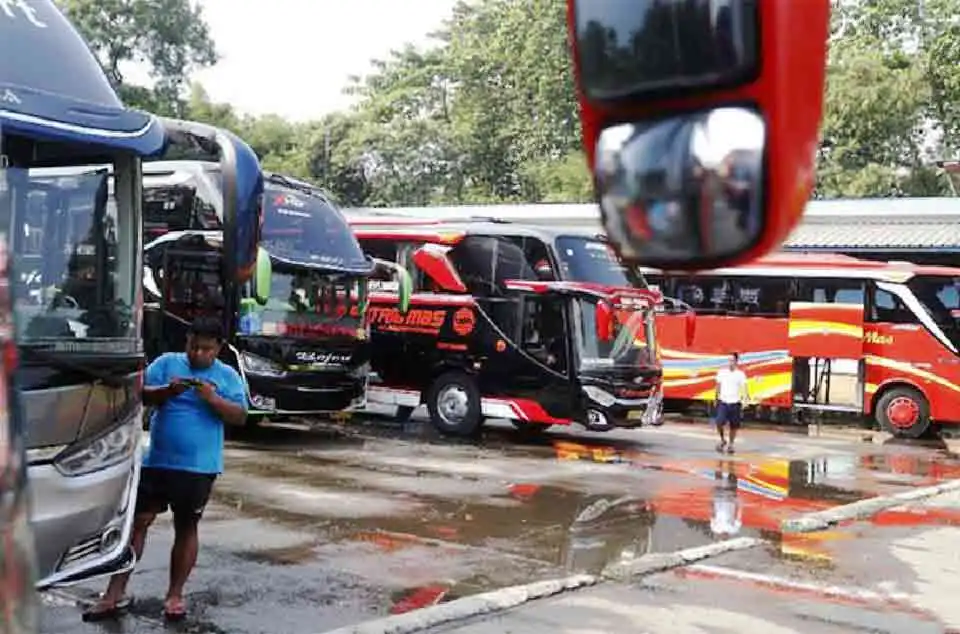 ciri bus pariwisata layak jalan