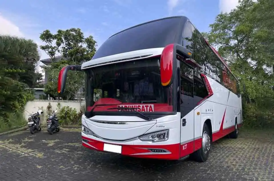 desain bus futuristik Jakarta metropolitan
