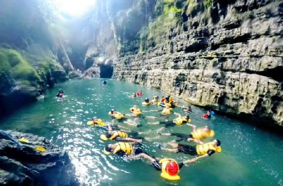 harga paket body rafting Green Canyon