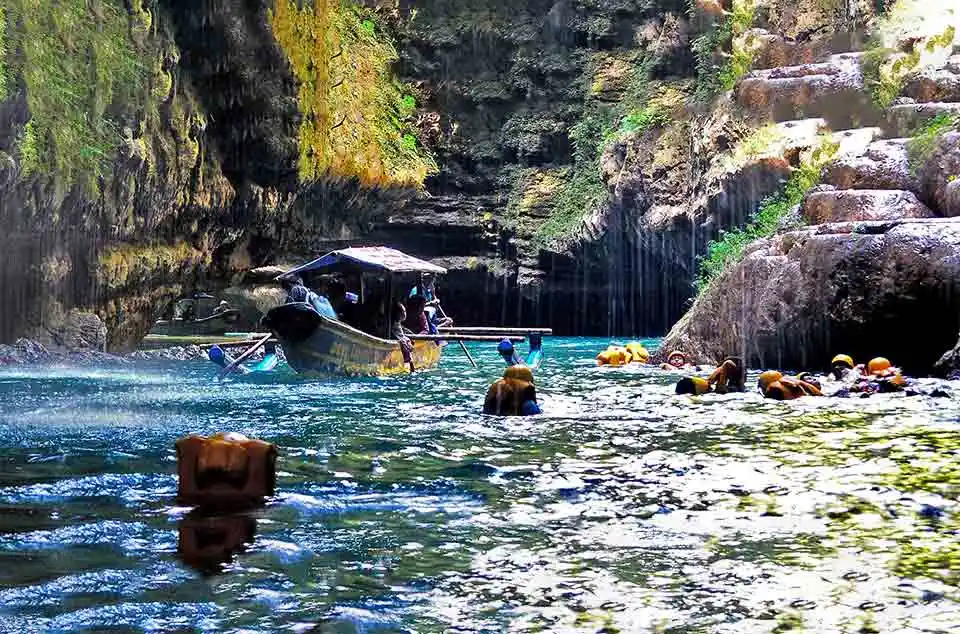 paket body rafting Green Canyon untuk perusahaan