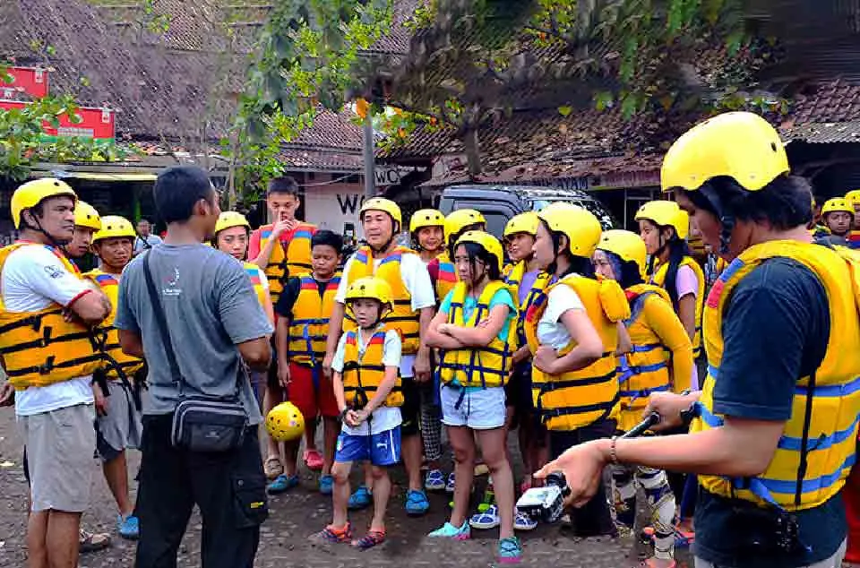 pemandu body rafting profesional Pangandaran