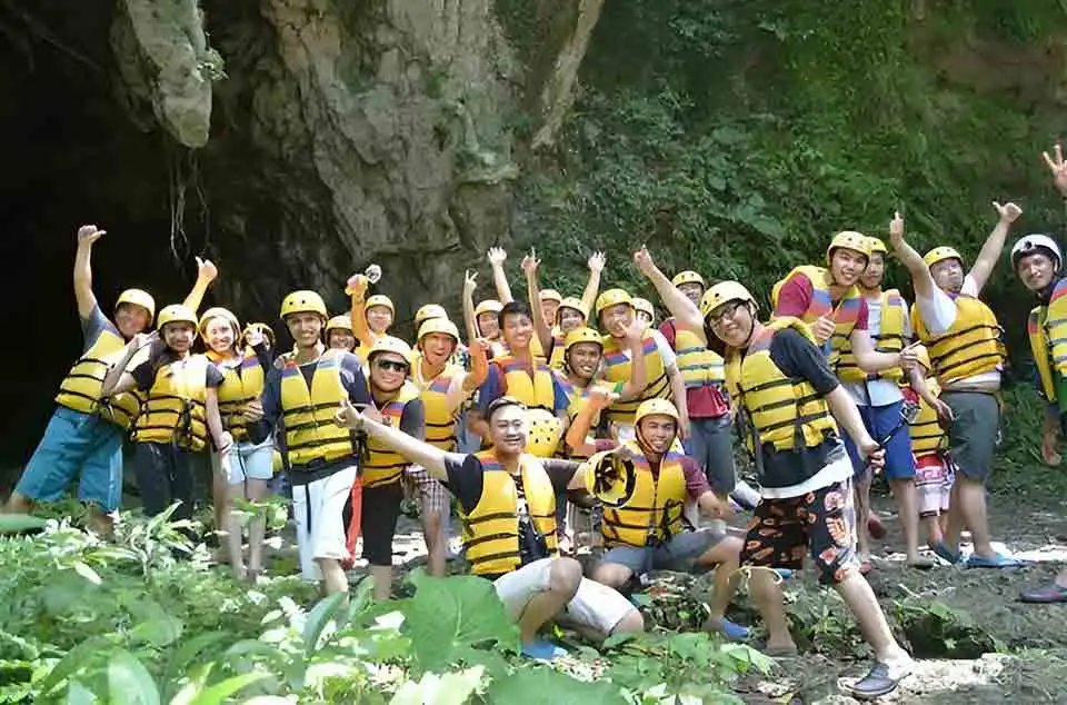 perlengkapan wajib body rafting Pangandaran