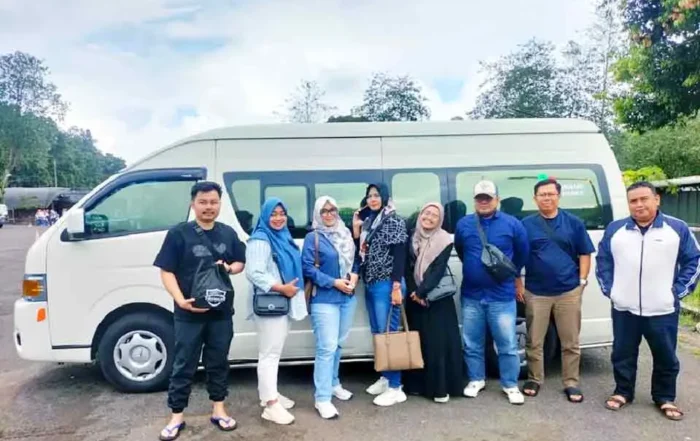 perlengkapan wajib outing alam