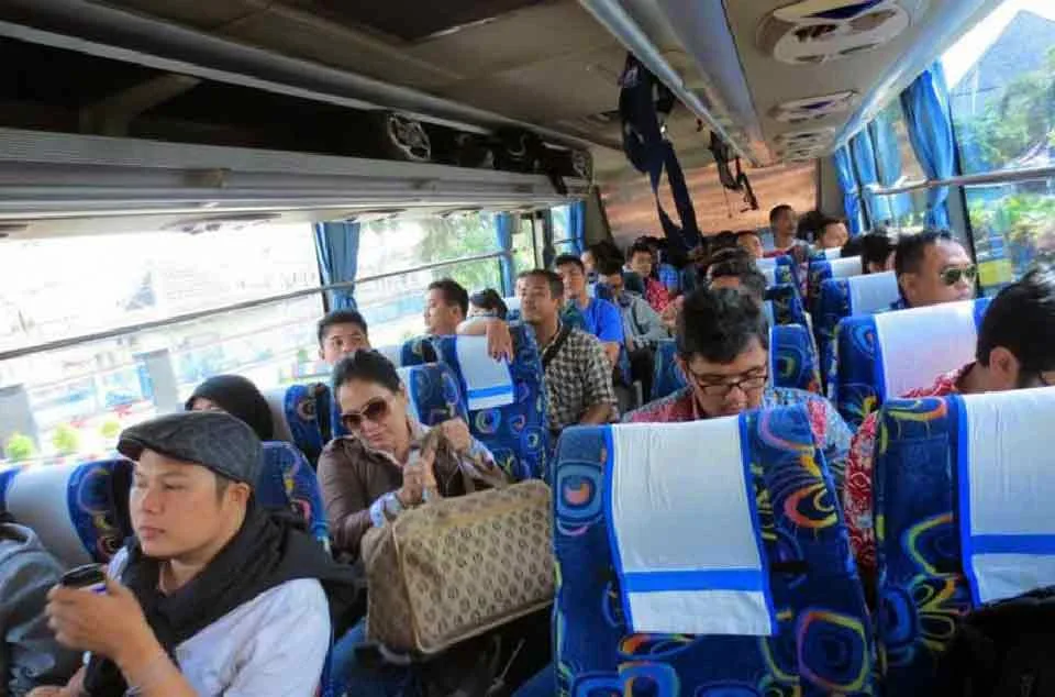 sewa bus Bogor AC dingin dan stabil
