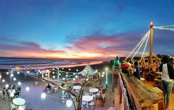 suasana Pantai Pangandaran hari biasa