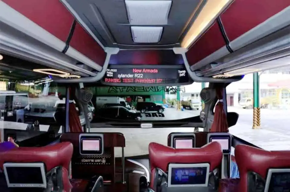 teknologi Audio Visual On Demand (AVOD) bus