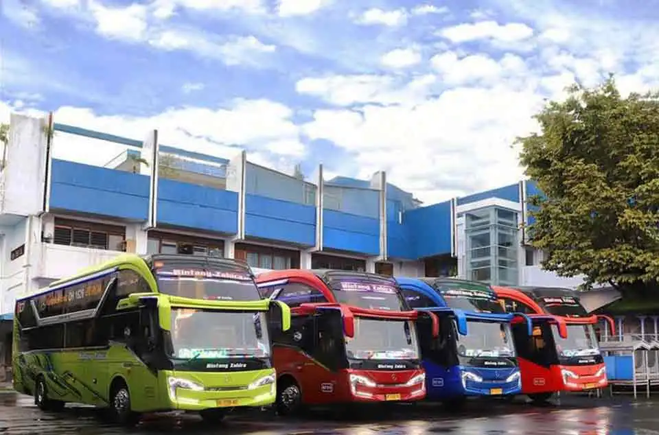 vendor bus pariwisata Jakarta armada terupdate